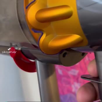 Dyson V15 Dört Beş Kere Tetiğe Basmadan Çalışmıyor!