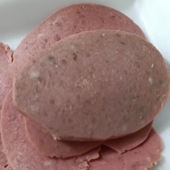 Biçen Markette Bozuk Salam Satışı Ve Sağlık Riski