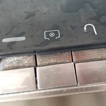 Gümüş Evye Akıllı Evye Kendi Kendine Toksitlenme Şeklinde Ciddi Hasarlar Meydana Geldi