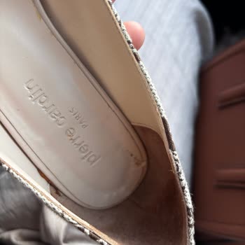 Pierre Cardin Pantolonların Tişörtleri Yırtması Ve Ayakkabının Konforsuzluğu