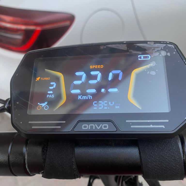 Onvo 13 Plus Scooter’da Ekran Çizgisi Ve Lastik Aşınması