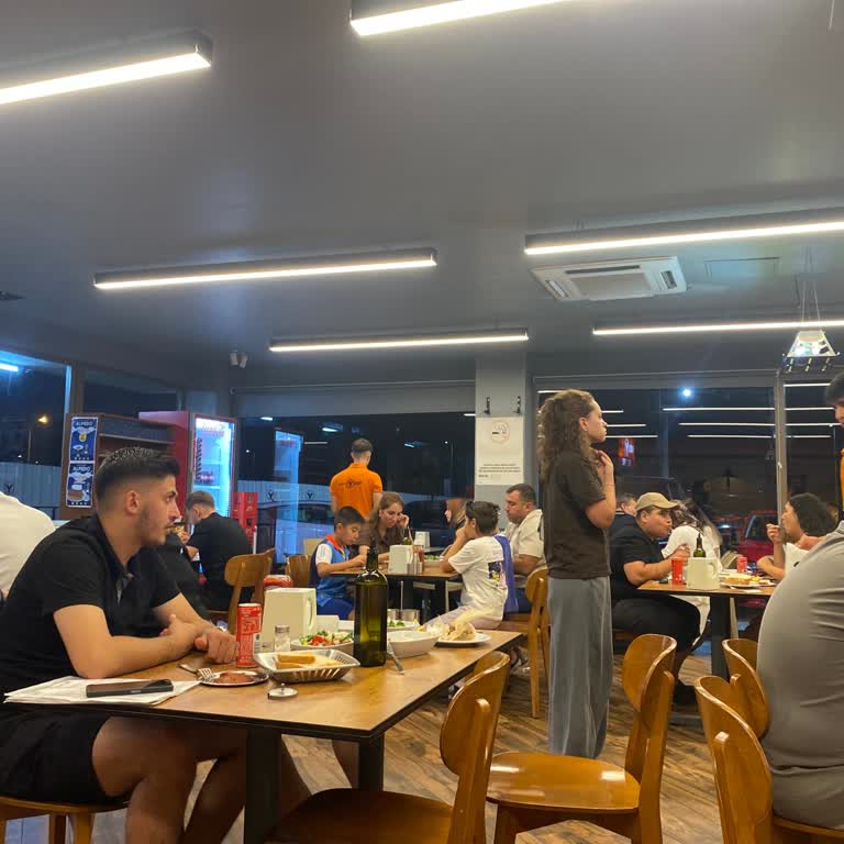 Masa Yetersizliği Nedeniyle Saygısız Servis
