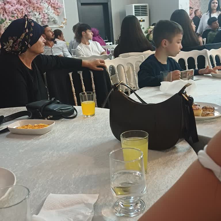 Mira Nikah Balo Salonunda Masa Düzeni, Personel Yetersizliği Ve Orkestra Kalitesinde Sorun