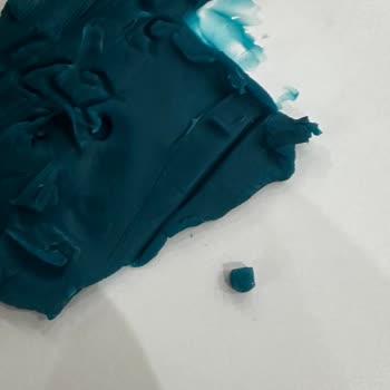 Çocuk Oyun Hamuru Setinde Cam Parçaları Bulundu, Piyasadan Çekilmesi Gerekiyor