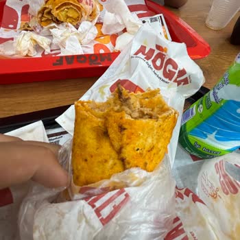 Mogaf Hatay Döner Şubesinde Tavuk Dürümde Kıkırdak, Böcek Ve Deri Parçaları Bulundu