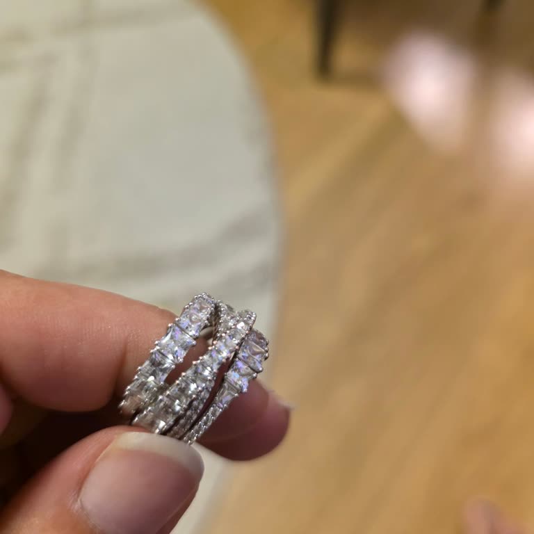 Swarovski Yüzüğün Renk Değişikliği Ve Stok Sorunu Nedeniyle Uzun Değişim Ve İade Beklemesi