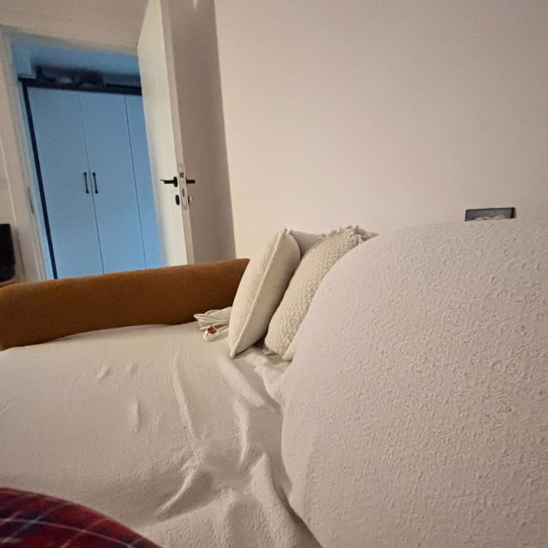 Kelebek Mağazasından Alınan Koltuğun Sırt Parçası Üç Ayda Hâlâ Gelmedi
