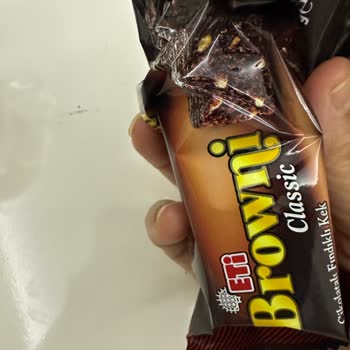 Çikolatalı Kekte Plastik Parça Bulunması Sağlık Endişesi Yaratıyor