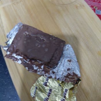 Ülker Çikolatasında Plastik Parçalar Tespit Edildi Tüketici Güveni Sarsıldı
