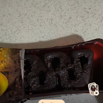 Eti Browni Selection’da Bozulmuş Kek Şekilleri Ve Kalite Eksikliği
