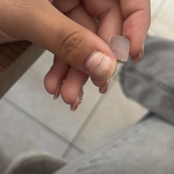 Smira Nail Studio Protez Tırnaklarım Kırıldı Sorumluluk Almadı