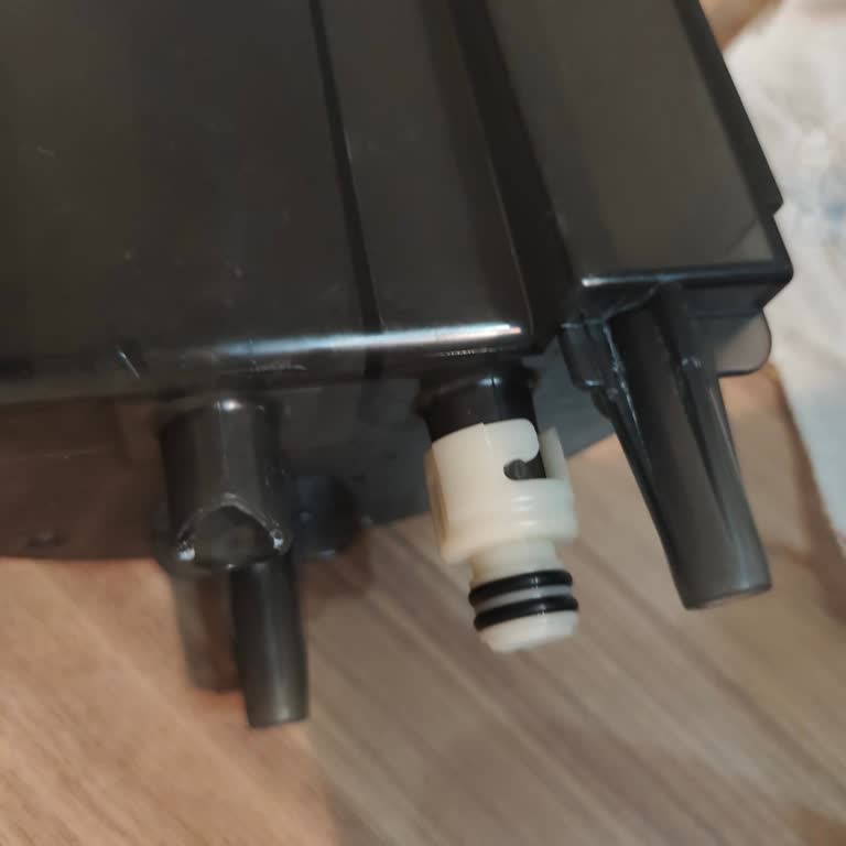 Tahliye Plastiğinin Kırılmasıyla Su Kaçağı Ve Makine Çalışmıyor