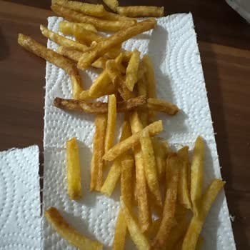 Eksik Cheeseburger Ve Kuru Patates İçin Ücret İadesi Talebi