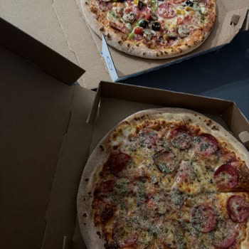 Sarımsak Kenarı Olmadan Gelen İki Pizza Ve Şube İletişimsizliği İçin İade Talebi