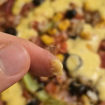 Pizzada Ambalaj Parçası Bulunması Ve İade Talebi