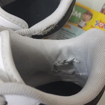 Hepsiburada'da Ayıplı Adidas Ayakkabı İçin Garanti Süresi İhlali
