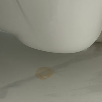 Vitra Asma Klozette Sürekli Sarı Leke Ve Düzensiz Sifon Sorunu, Garanti Yardımı Bulunmadı