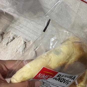 A101'de Küflü Bazlama Sandviç Gıda Güvenliği Endişesi