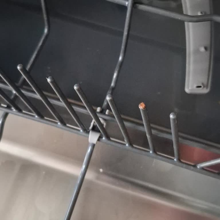 Siemens Bulaşık Makinesinde Üst Sepette Paslanma Ve Servis Yanıtsızlığı
