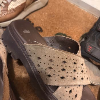 Kısa Sürede Bantları Kırılan Sandalet İçin Tam İade Talebi