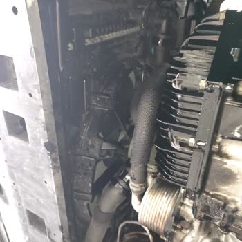 Opel Combo Bakımında Yağ Sızıntısı Ve Hava Filtresi Bağlantısında Özensiz İşçilik