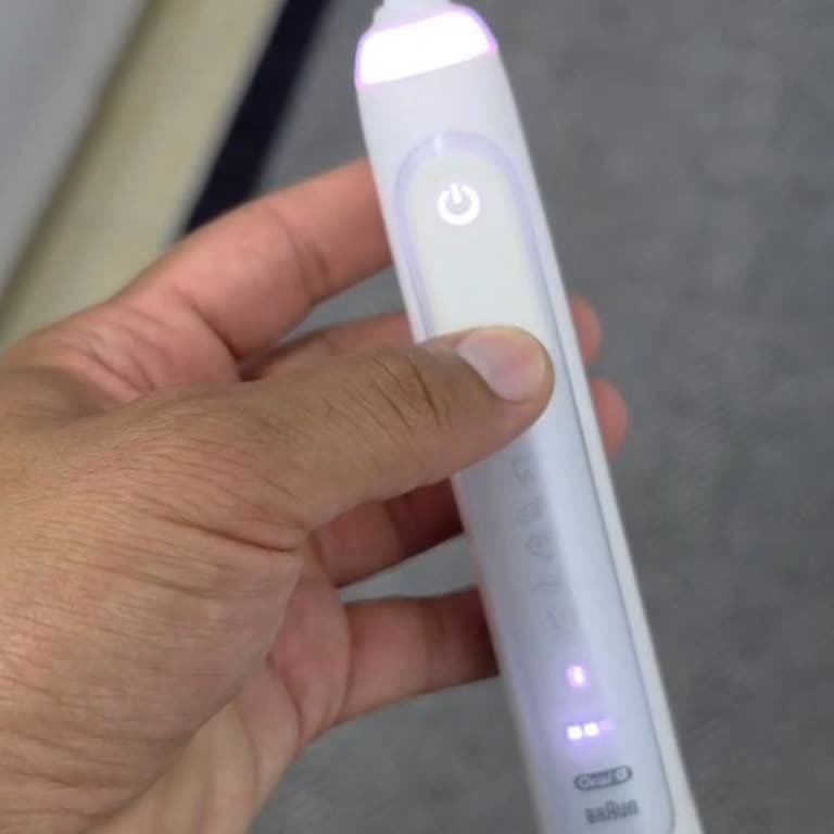 Işığı Yanıyor Ama Çalışmıyor Oral-B Diş Fırçası Tamir Edilemiyor Ve Değişim Talebi