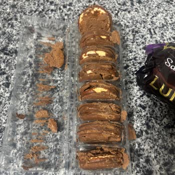 Migros Edremit’te Bozulmuş Ve Kötü Kokulu Kakaolu Sandviç Kek