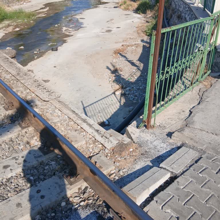 Aydın Efeler’de Eksik Korkuluklar Çocuk Ve Yaya Güvenliğini Tehdit Ediyor
