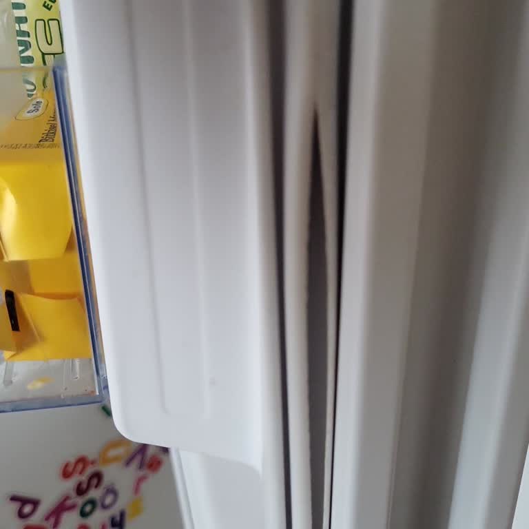 Garanti Kapsamındaki Buzdolabının Kapak Lastiği Ayrıldı, Yetkili Servis 2.500 TL Ücret İstiyor