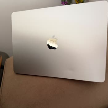 Hasarlı Macbook Air Teslim Edildi, Değişim Talebine Yanıt Gelmedi