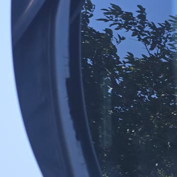 BMW 116d Cam Altı Fitili Kısa Sürede Çatlayıp Ufalanıyor ve Ücretsiz Değişim Talep Ediliyor