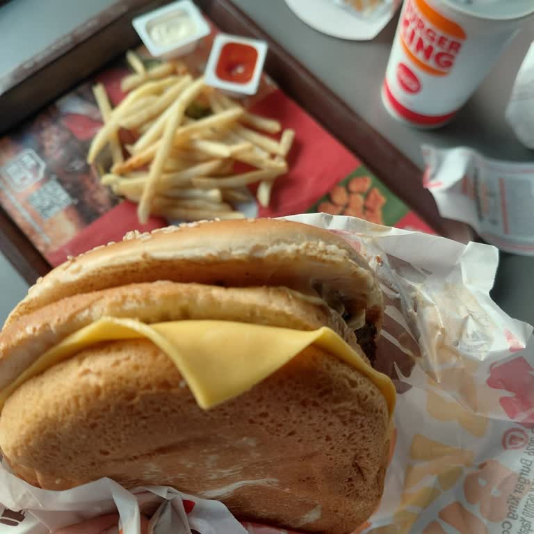 Burger King Şubesinde Soğuk, Eksik Ve Görselden Farklı Ürünler