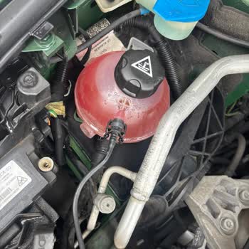 Peugeot Yetkili Serviste Soğutma Sıvısı Kapağı Açık Bırakıldı, Motor Aşırı Isındı