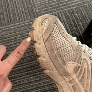 Nike Ayakkabısının Tabanı Açıldı, Güvenlik Riski Nedeniyle Garanti Reddi