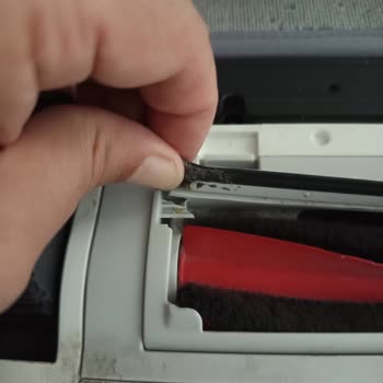 Roborock Q8 Pro Max Ana Süpürge Kapağının Kırılması Ve Garanti Kapsamında Ücretsiz Değişim Talebi