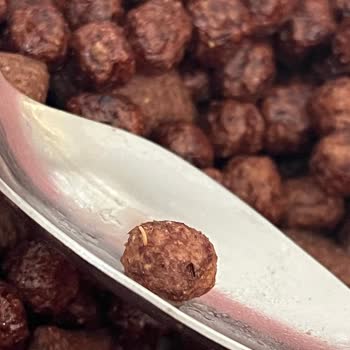 Nestle Nesquik Çokokare'de Sert Yabancı Cisim Bulunması