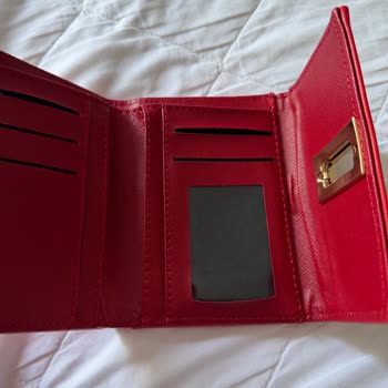 Büşra Doğramacı Butik’ten Sahte Beymen Cüzdan Aldım, İade Ve İnceleme Talep Ediyorum