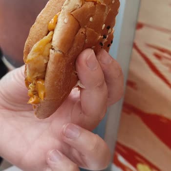 Popeyes Şubesinde Kağıt Gibi İnce Tavuk