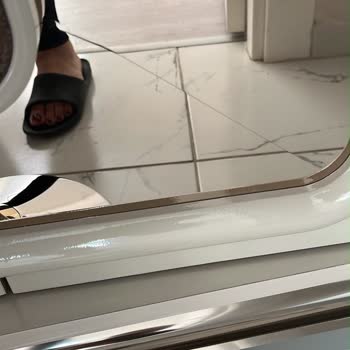 Çizik Ve Hatalı Mobilyalar, İki Aylık Bekleme Ve Acil Değişim Talebi