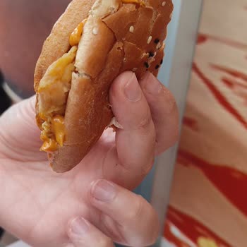 Popchicken Burgerde İnce Tavuk Ve Kalite Düşüşü