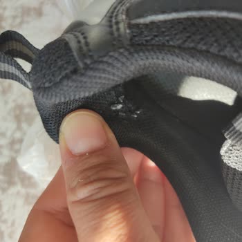 Lescon Axis Flex Kadın Ayakkabısındaki Metal Parça Ayak Sağlığını Tehdit Ediyor