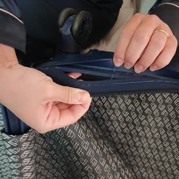 Provoq Valizde Sürekli Dikiş Kopması Ve Kullanılamaz Durum