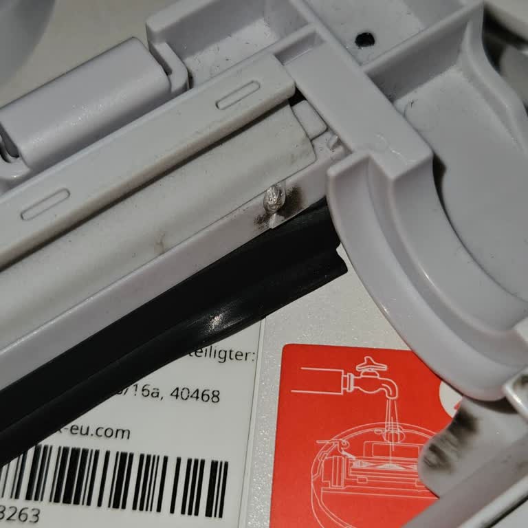 Roborock S8 Pro Ana Fırça Kapağında Tekrarlayan Kırılma Ve Ücretsiz Değişim Talebi