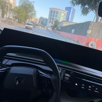 İ-Cockpit Ekranının Donması Ve Yanması, Servisin Çelişkili Açıklamaları