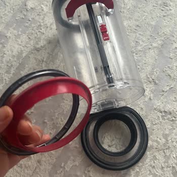 Garanti Süresi Dolmuş Dyson Süpürgeye Ücretli Parça Ve Tam Değişim Talebi