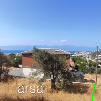 Burhaniye Belediyesi Yol Yapmadığı İçin Arsaya Ulaşım Engellendi
