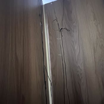 Yatak Odası Takımının Dolap Işıkları Sorunlu Ve Şarj Girişi Bozulmuş