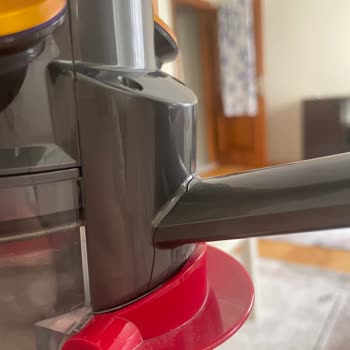Dyson V12 Süpürge Sürekli Filtre Uyarısı Ve Çatlayan Gövde Garanti Kapsamı Dışında