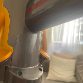 Dyson V12 Süpürge Sürekli Filtre Uyarısı Ve Çatlayan Gövde Garanti Kapsamı Dışında
