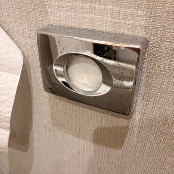 Luxury Otelde Oda Temizliği Ve Rutubet Kokusu Nedeniyle Hayal Kırıklığı